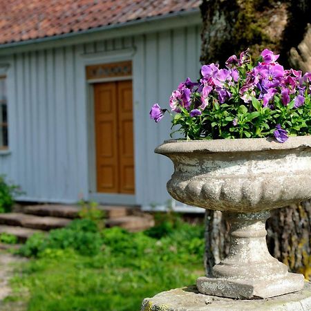 Naestegarden Bed & Breakfast Satuna Bagian luar foto