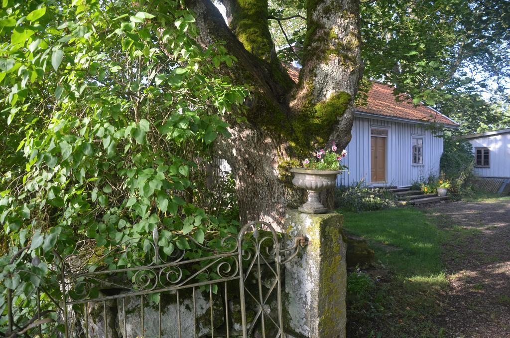 Naestegarden Bed & Breakfast Satuna Bagian luar foto